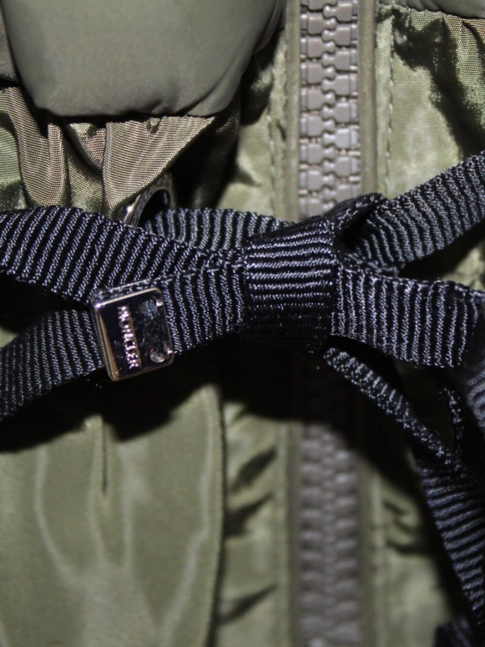Moncler Olive Green Puffer Vest Down Jacket Drawstring Zip Moncler Size 2 S M - Picture 6 of 13